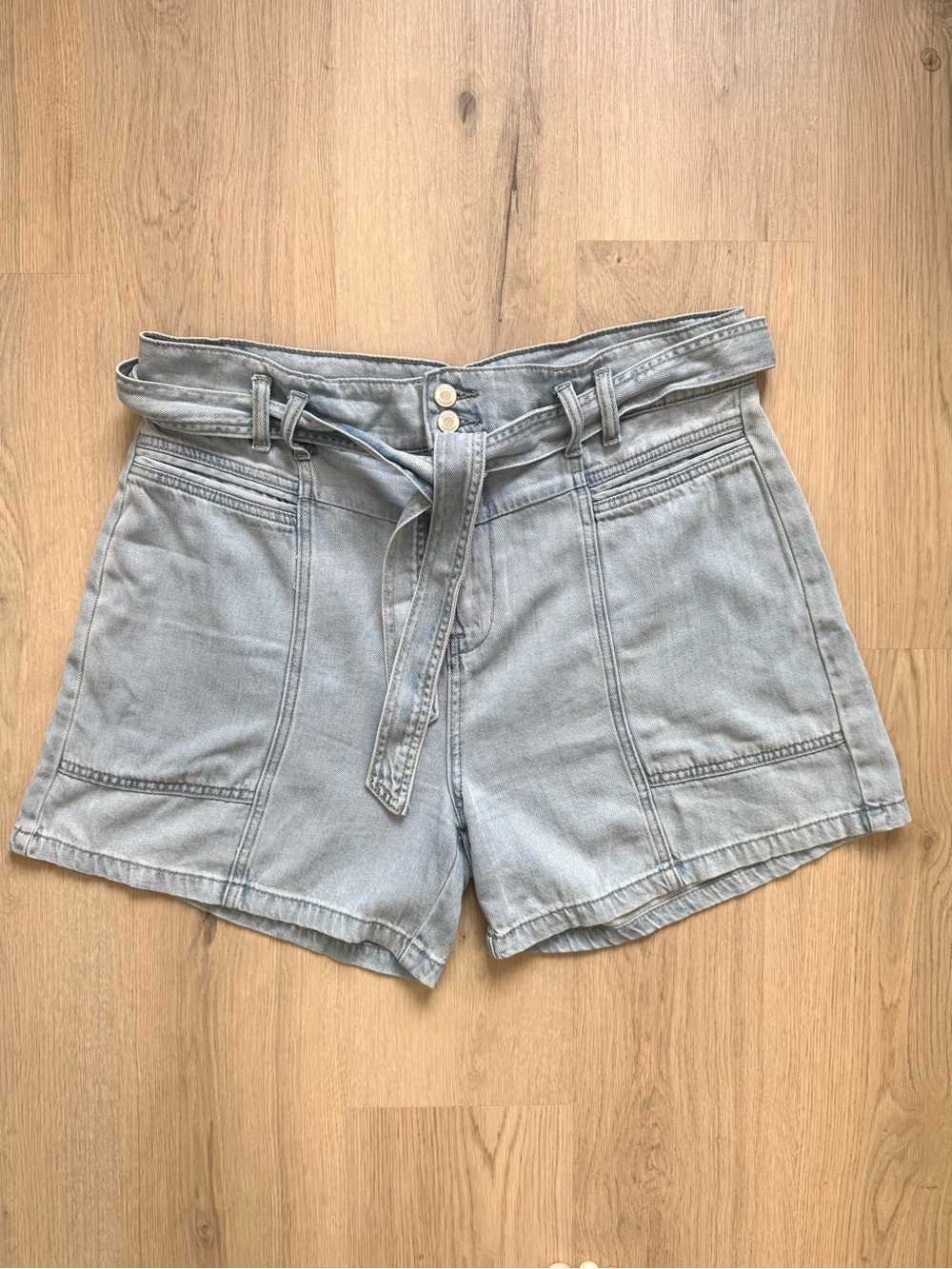 NWOT Hudson Utility High-Rise Light Blue Denim Paperbag Shorts with Belt Size 33